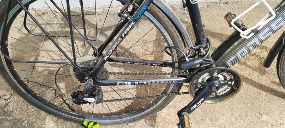 Bicicleta Al și Bare portbagaj.