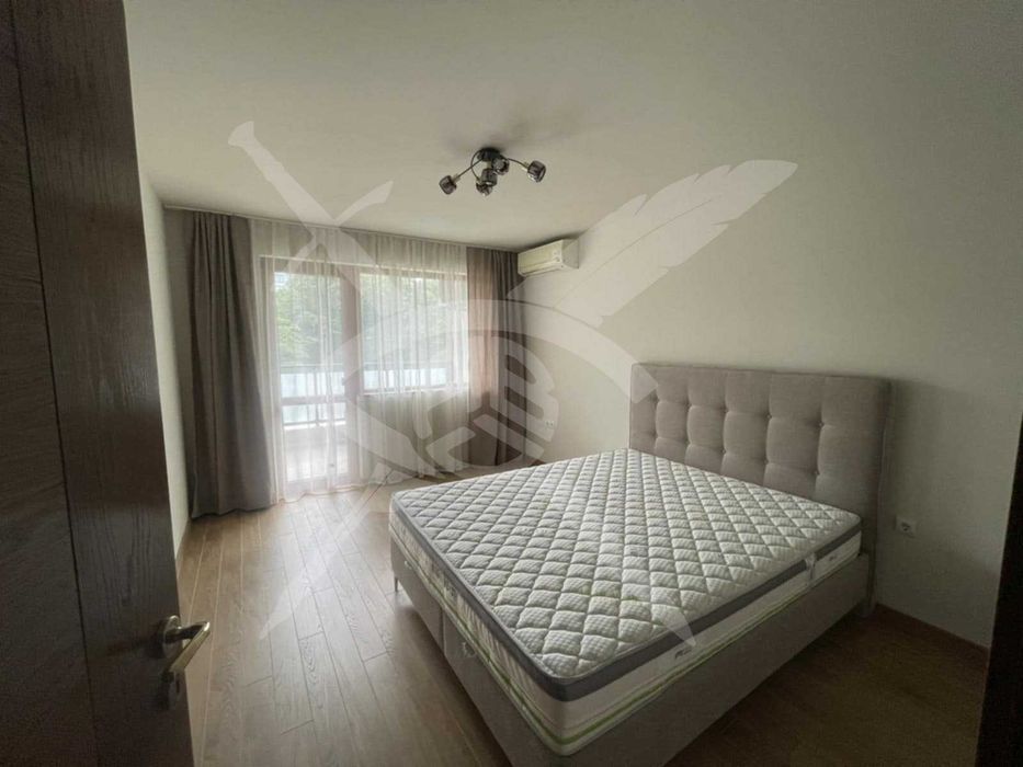 Дава се под наем Тристаен апартамент в Варна, Център - 50 кв.м за 1350 € - Снимка #2