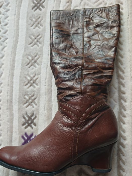 Високи дамски ботуши