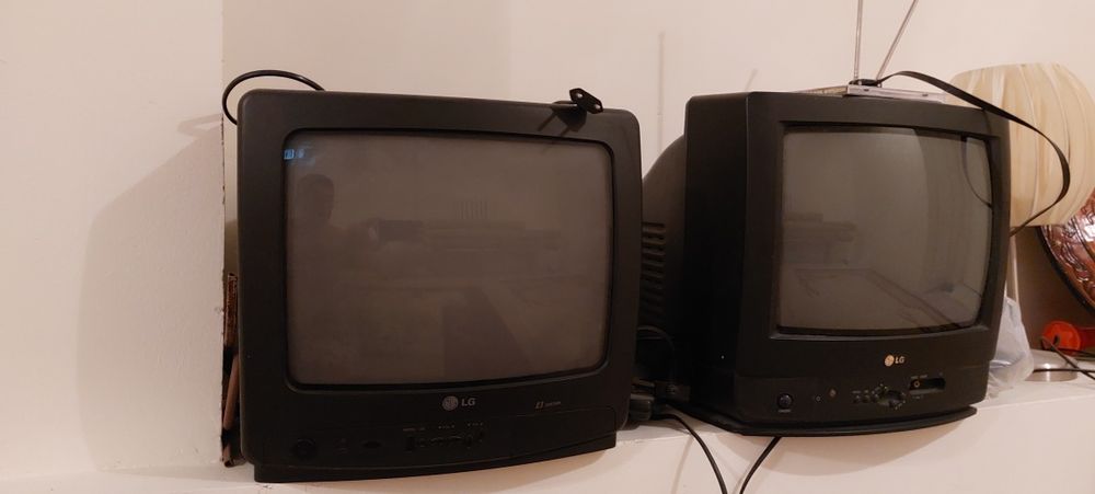 Продам 2 телевизора LG