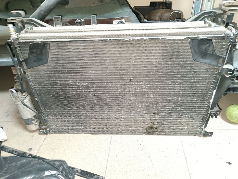 Комплект радиатори с охлаждаща перка за Volvo XC70, 2001g