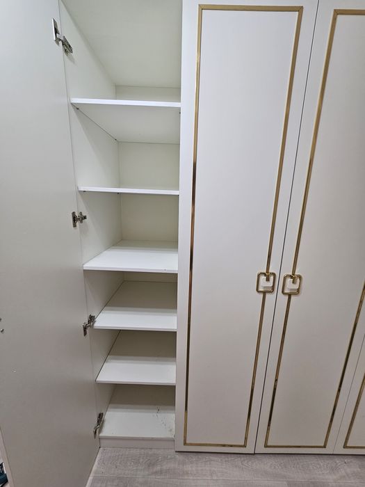 Шифоньер и сундук