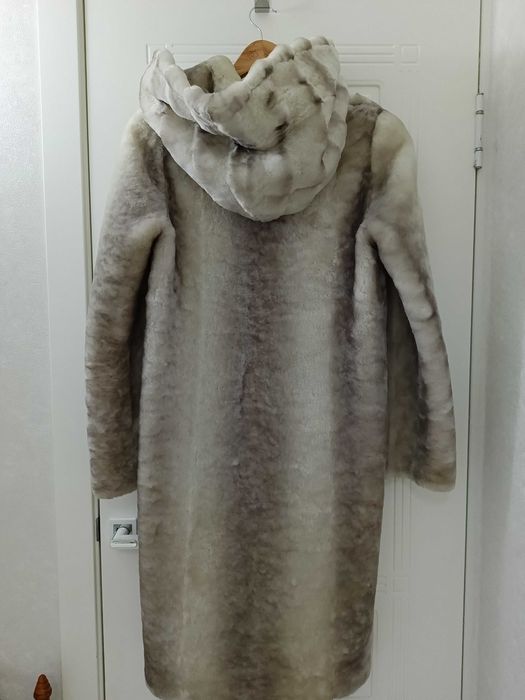 Шуба с капюшоном мутон 6/у