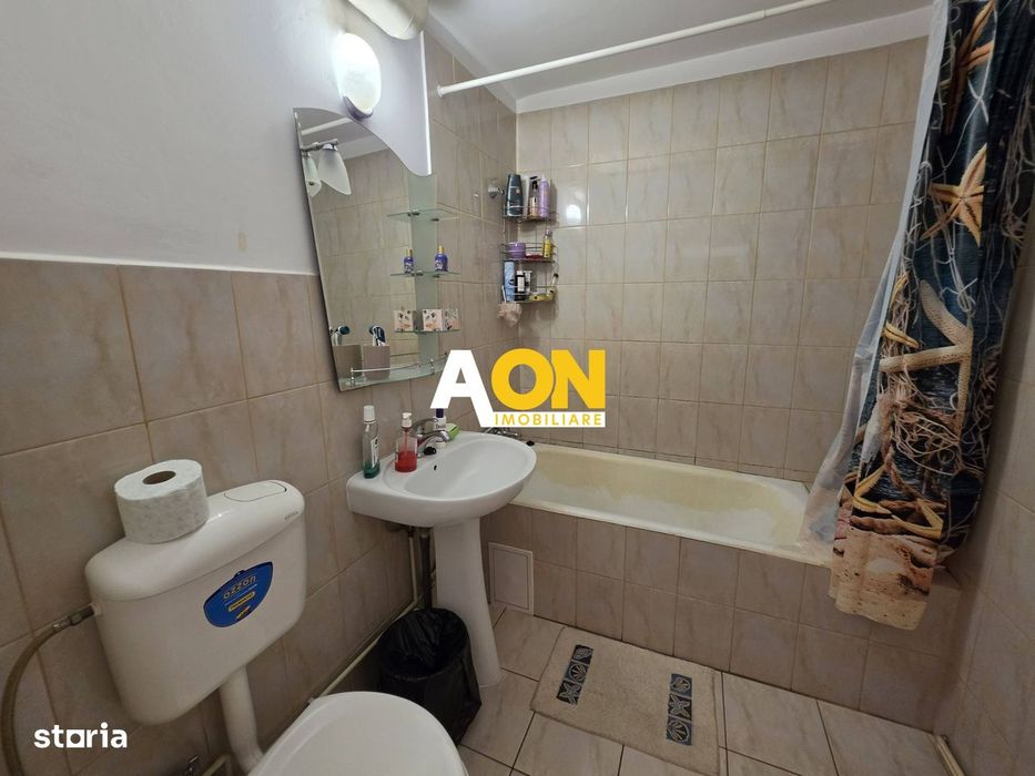 Apartament 3 camere, 68 mp utili, Cetate, zona Piata Cetate
