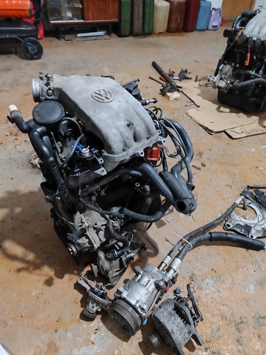 Продам двигатель Фольксваген Пассат 1.6