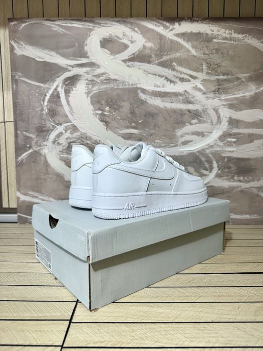 Nike Air Force 1 Triple White