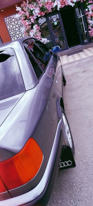 Ауди 100 2.0 мона