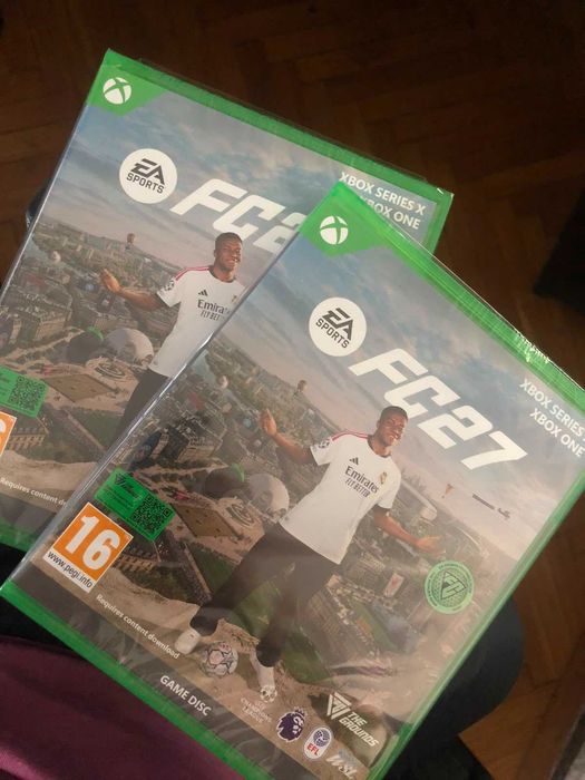 Vând EA FC 27 - varianta standard edition - pe disc - pentru Xbox
