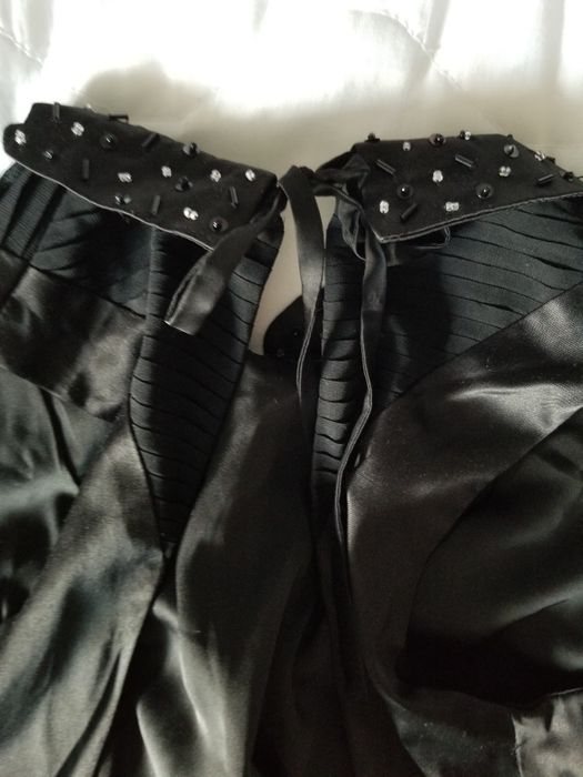 Rochie neagră de ocazie