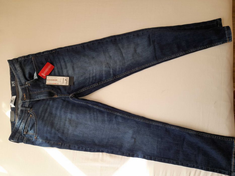 Мъжки дънки ,нови с етикет