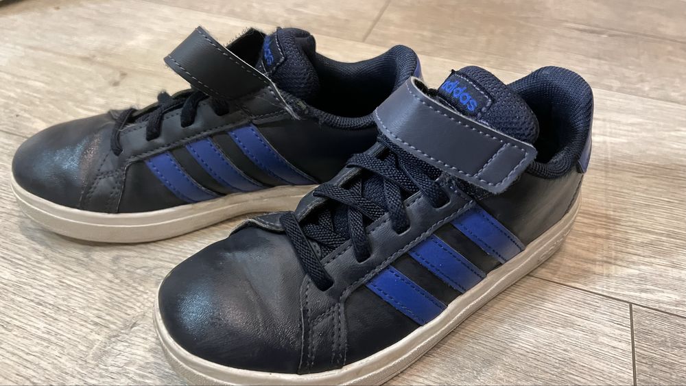Продам детские кроссовки Adidas 30 размер