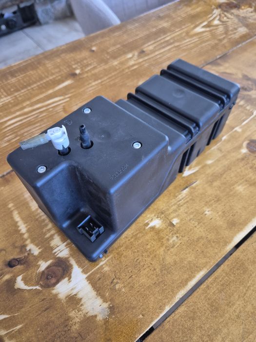 Вакуум помпа за централно заключване и седалки за Е класа W211