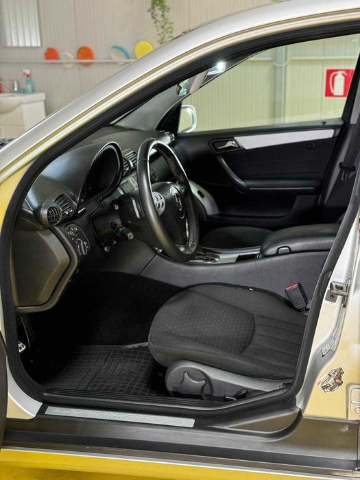 Mercedes Benz c220 CDI  150 CP