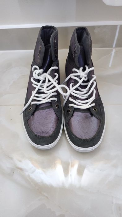 Нови кецове Zara