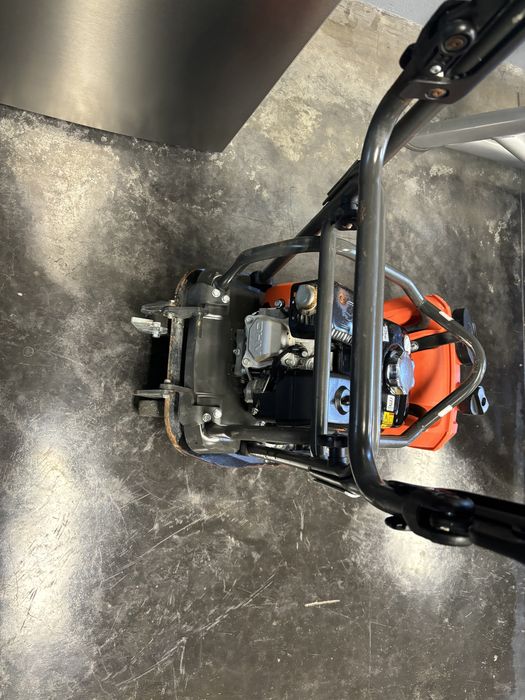 Placa compactoare husqvarna LF75 wacker bomag