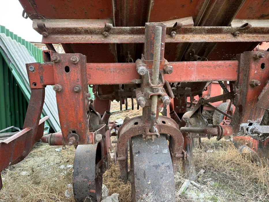 Картофельная сеялка