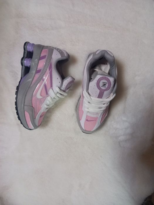 Adidasi superbi New Balance si Nike copii