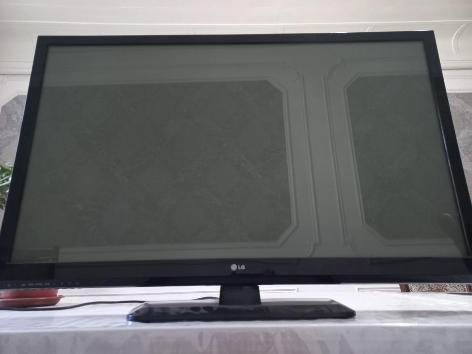 Телевизор LG 42 дюйма