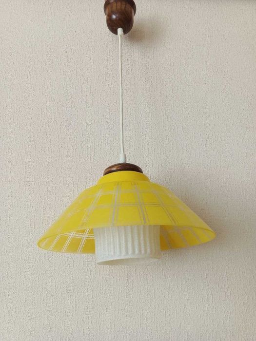 Люстра с плафоном конус