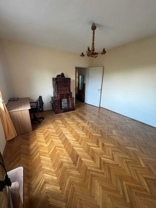 Casa de vanzare! Strada Mihai Eminescu!