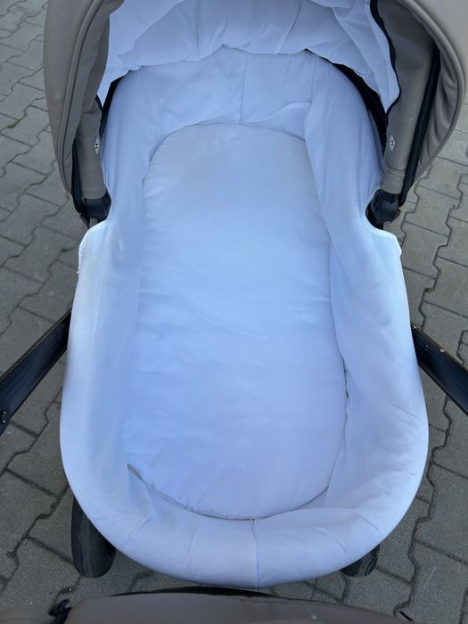 Продавам бебешка количка