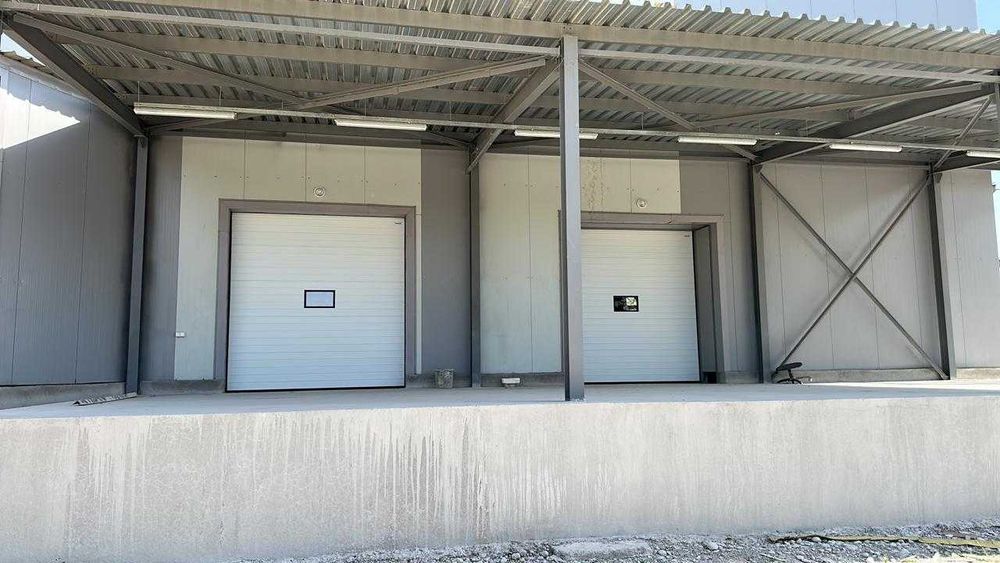 Промышленные секционные ворота