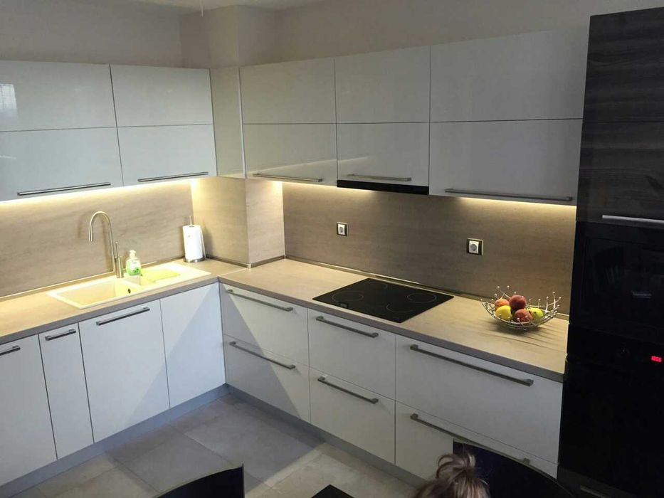 Производство на кухни,гардероби,антрета и мебели по поръчка