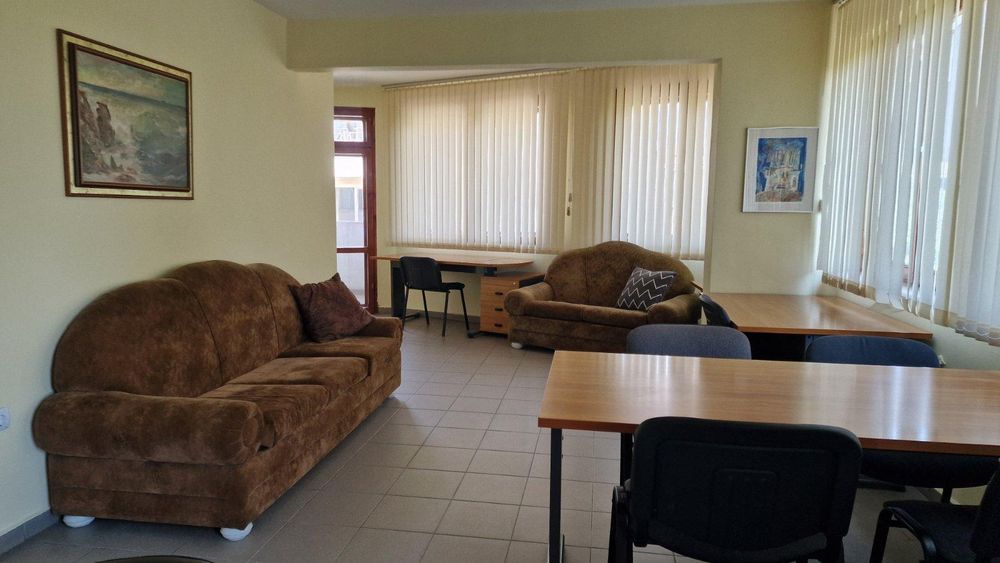 Дава се под наем Двустаен апартамент в Пловдив, Кършияка - 65 кв.м за 408 € - Снимка #1