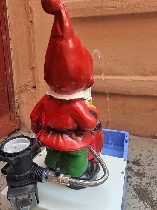 Fântână arteziană, pitic de gradină artezian