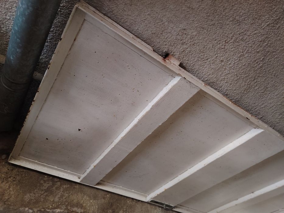 Метална врата и каса