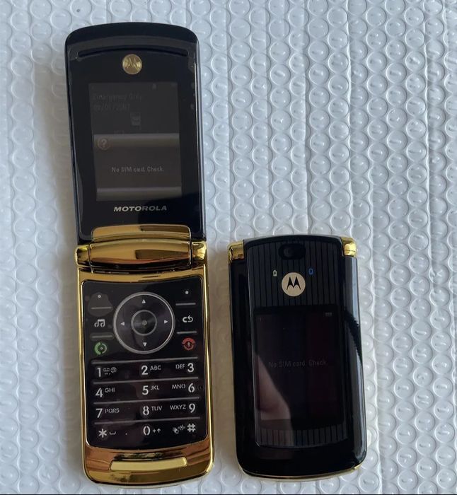 Motorola V8 GSM Orginal Imei Bor Ideal Holata