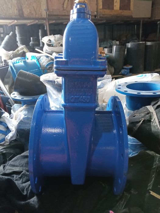 Водиной чугунний  задвижки размер от 50 до 700