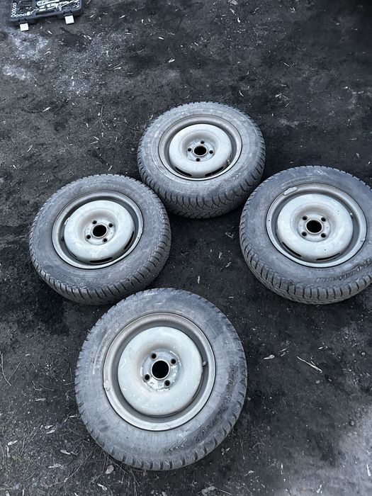 Продам комплект резины с дисками