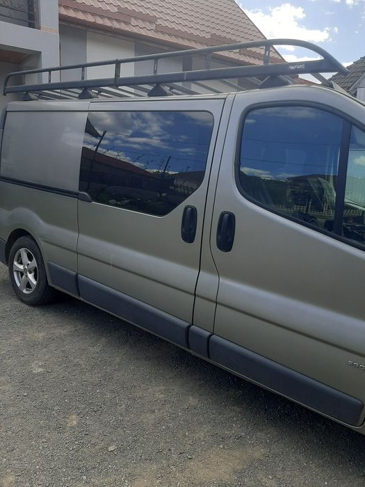 Vând Opel vivaro