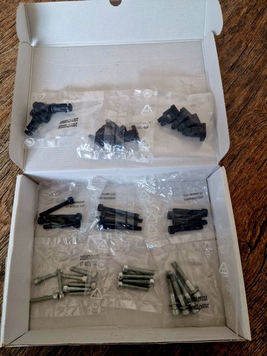 Напречни греди Menabo за Mercedes C (W204) и BMW модел Thule