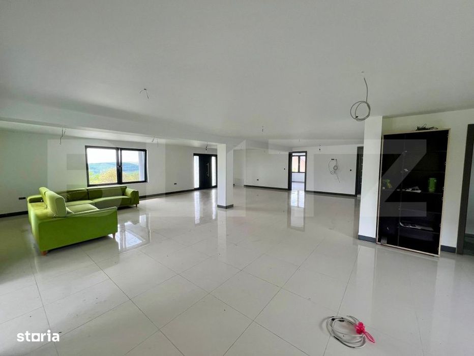 Casa stil mediteranean, 162 mp, teren 2600 mp, zona Silivasu de Campie