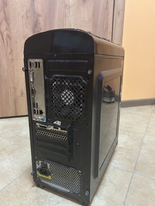 Настолен геймърски компютър