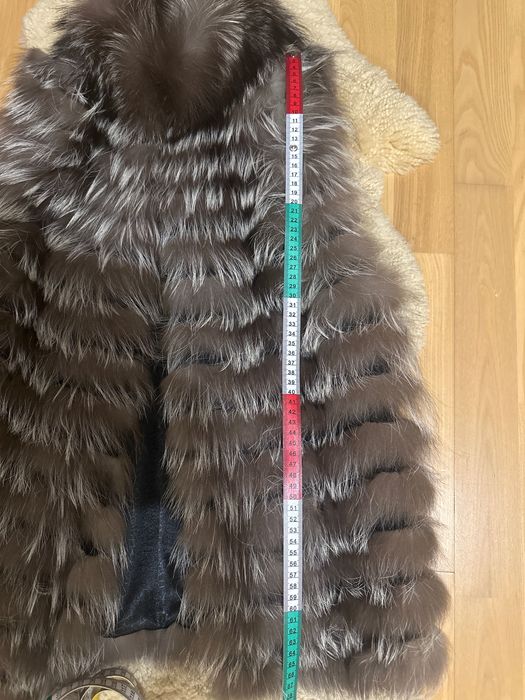 Елек естествена лисица нов S/M сребристо-сив mid length