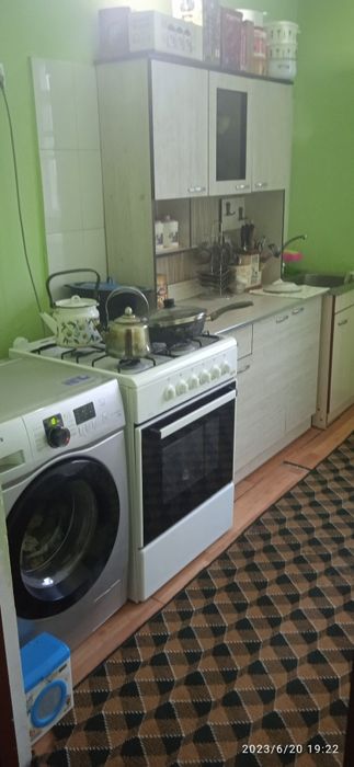 2 хонали уй истиклол стадиони рупарасида