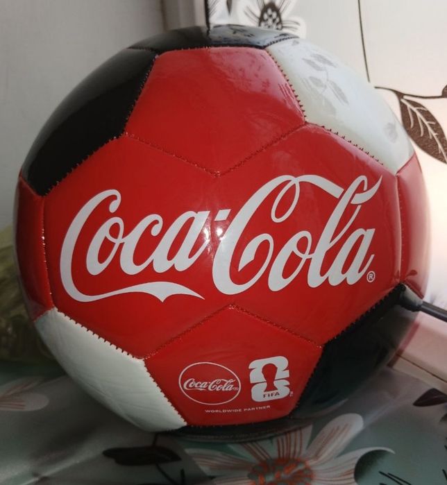 Мяч от Coca cola с мини насосом для мячей
