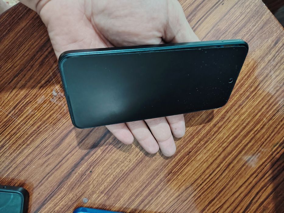 Redmi 15.     8/256 taligi idiyalni