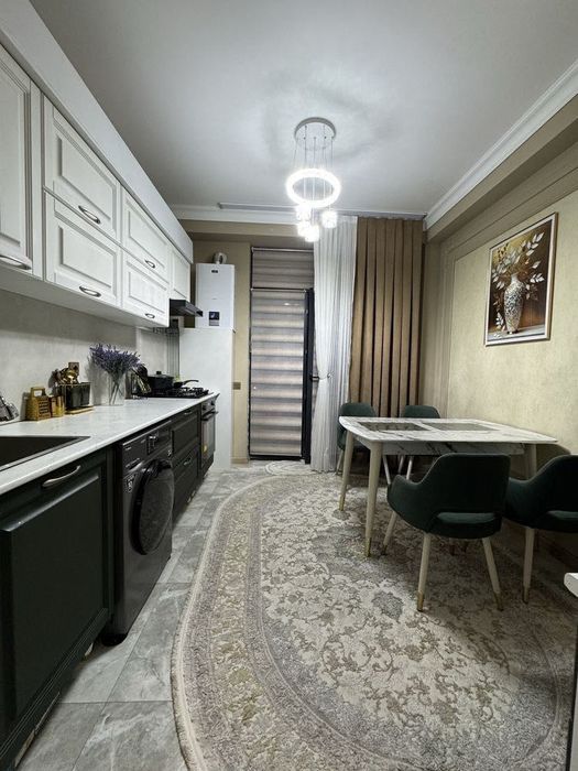 Yakkasaroy City Mall Продается 3 комнатная квартира ремонт Братские м