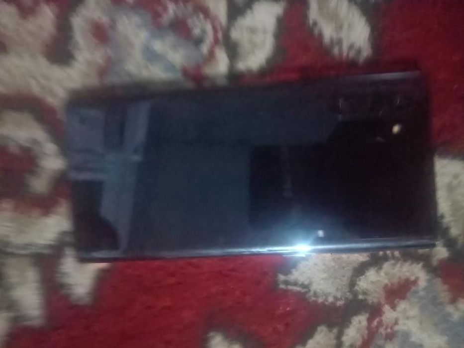 Abmen bor iphone11 11pro bilan telefon aybi yõq hammajoyi Radnoy za