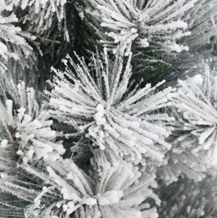 Изкуствено борче/елха със заскрежени иглички