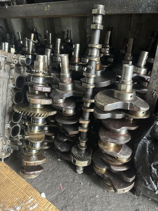 Детали двигателя по запчастям