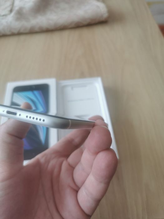 Iphone SE, 64gb, като нов