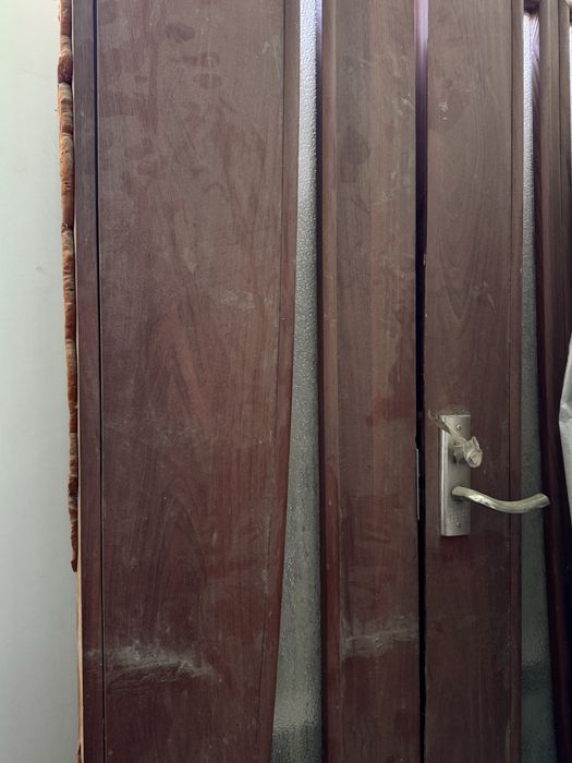 Дверь меж комант