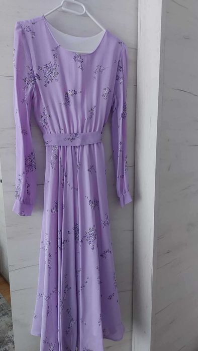 Vand rochie cu model floral