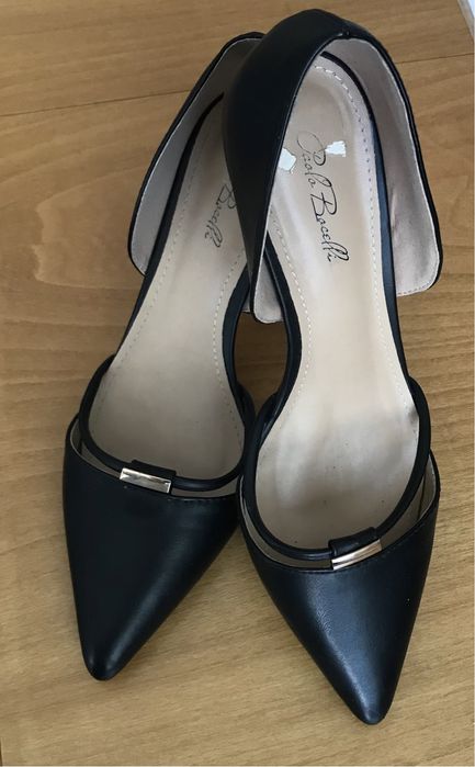 Черни елегантни обувки със златист елемент,  еко кожа,N37