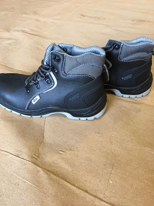 Продам  мужскую спецобувь